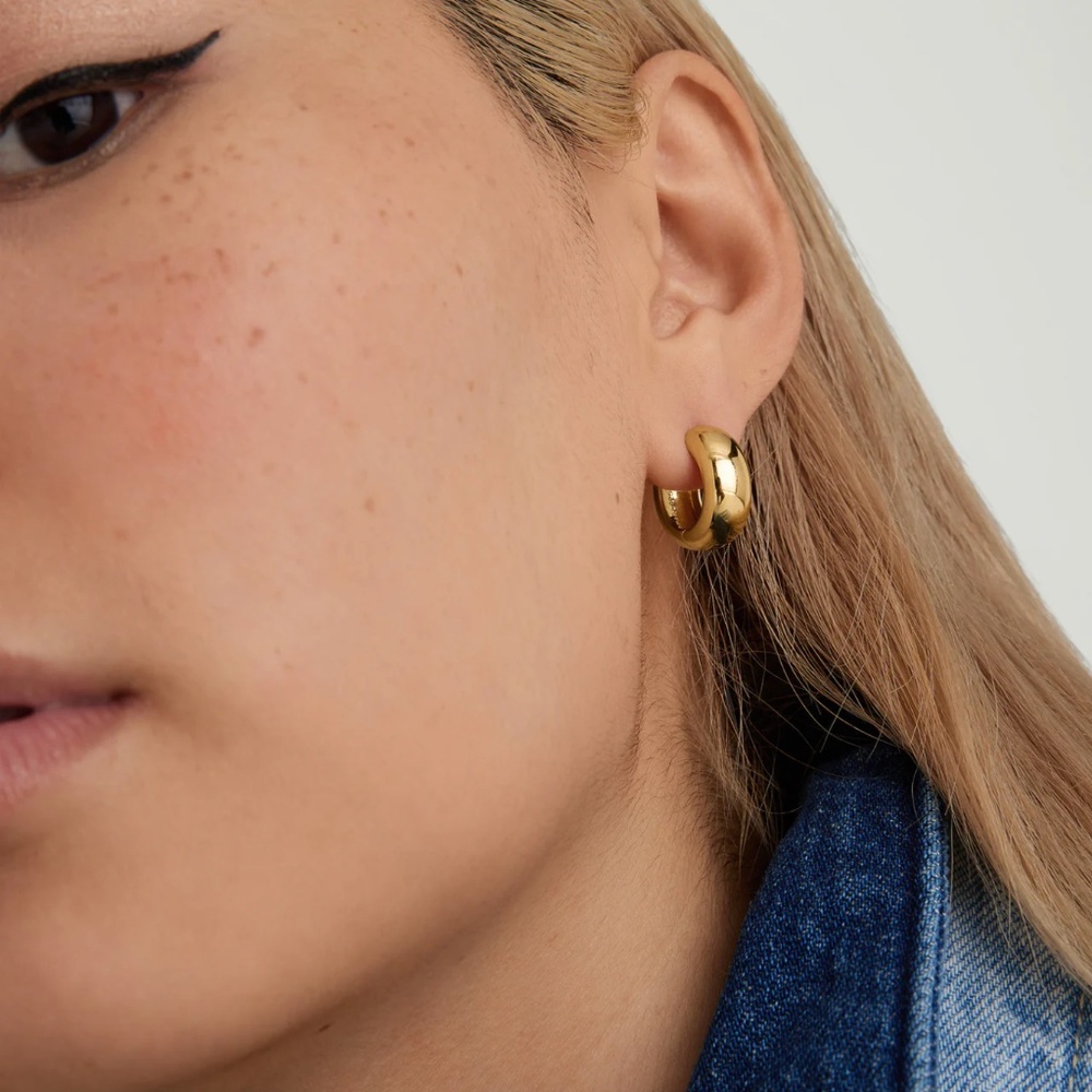Mejuri Chunky Medium Hoops